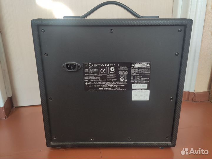 Гитарный комбоусилитель