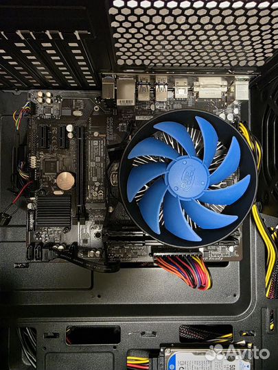 Пк в сборе Ryzen 5 pro 2400 GE Vega 11 Graphics