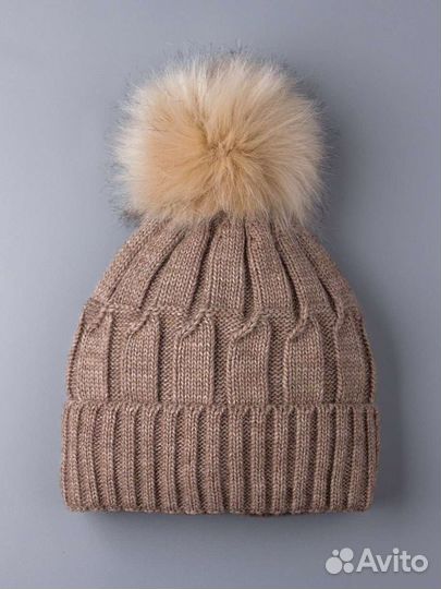 Тёплые зимние шапочки новые