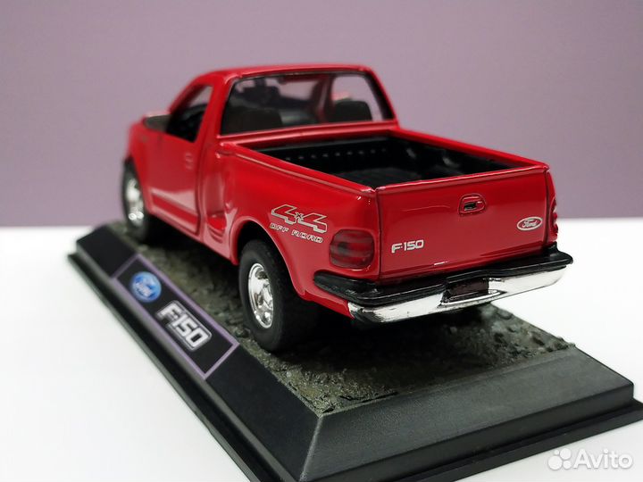 1:43 Ford F-150