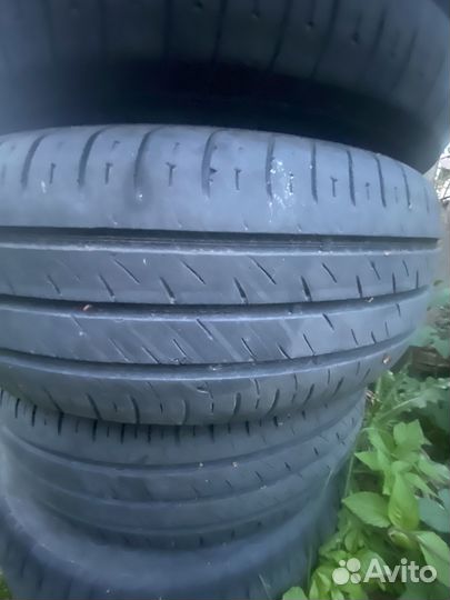 Kumho Ecowing ES01 KH27 215/65 R16 98