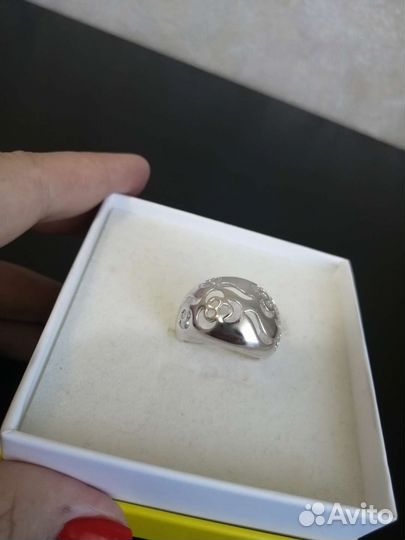 Серебряное кольцо женское