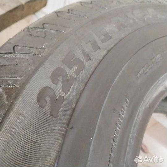 Matador MPS 330 Maxilla 2 225/75 R16