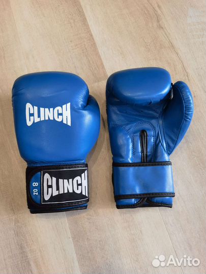 Боксерские перчатки clinch c235 8oz