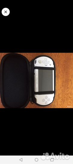 Продам PSP приставку в отличном состоянии,чехол