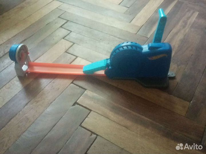 Hot wheels track builder