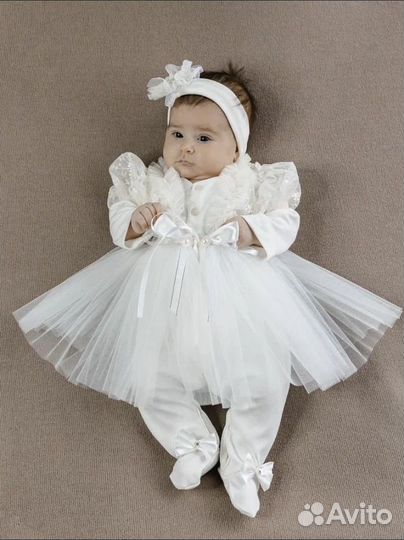 Комплект на выписку для девочки новый