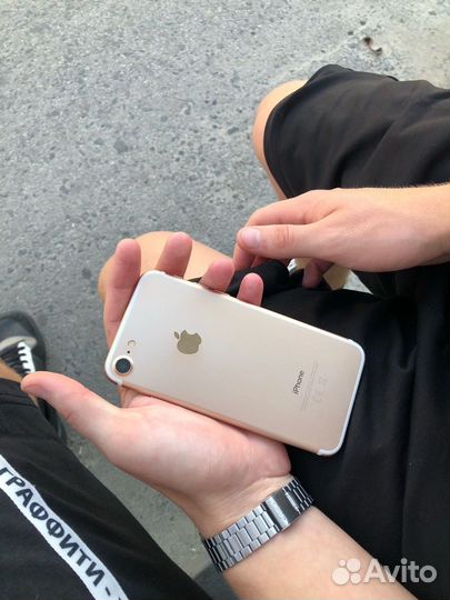 iPhone 7, 32 ГБ