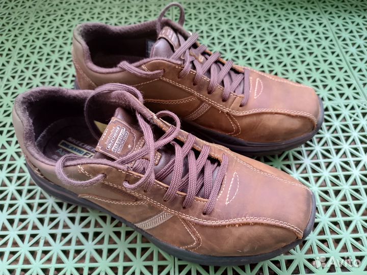 skechers 42
