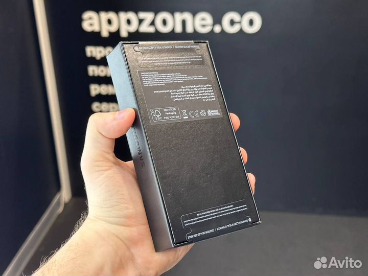 Samsung Galaxy S23, 8/256 ГБ