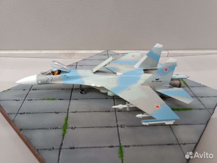 Модель самолета Су-27 см