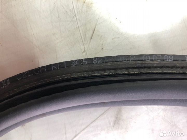 Уплотнительная резинка багажника Volkswagen Passat