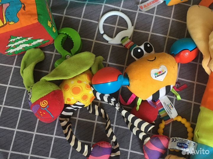 Игрушки для малышей пакетом