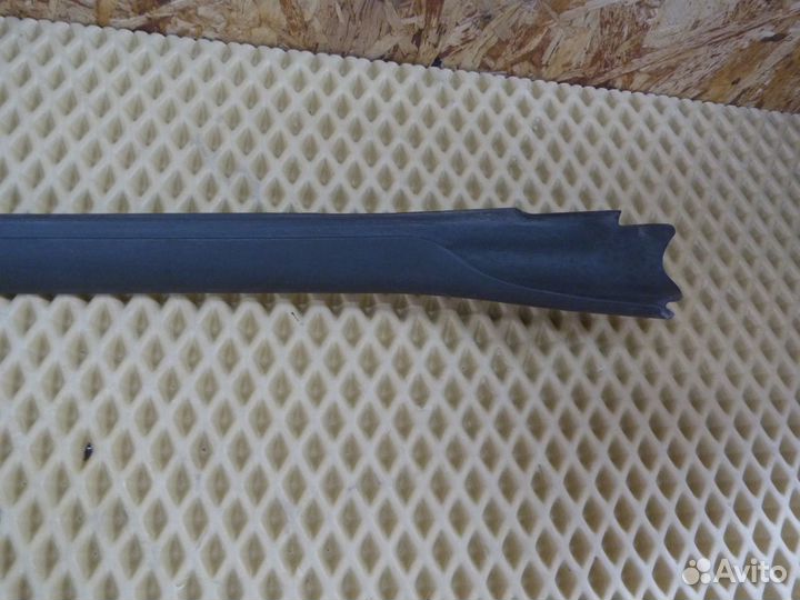 Молдинг лобового стекла VW Golf VI 2009-2013 (комплект 5K0854319 5K0854320)