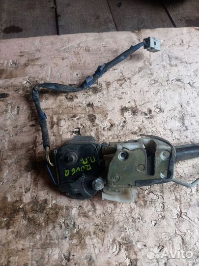 Замок двери передний правый Rover 45 седан