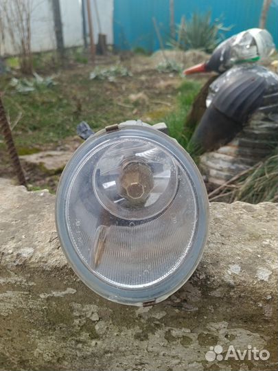 Противотуманка левая subaru tribeca