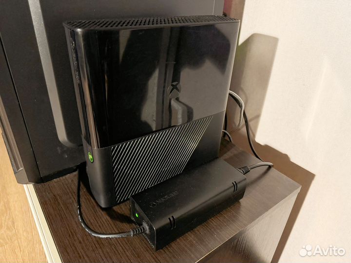 Xbox 360E, прошитый FreeBoot