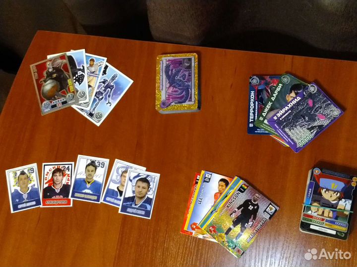 Коллекционные карточки бакуган, футбол
