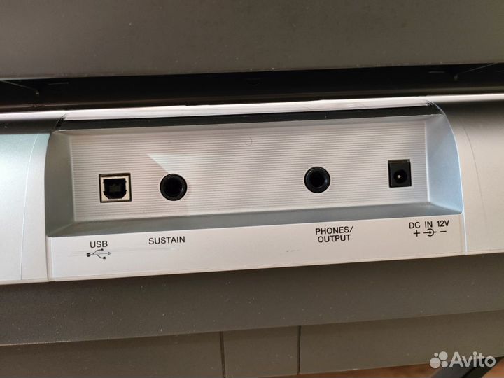 Синтезатор Yamaha PSR-E403