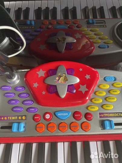 Электронное пианино с микрофоном и стульчиком