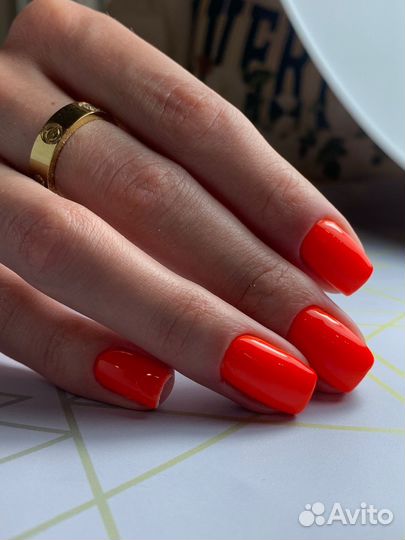 Модель на маникюр