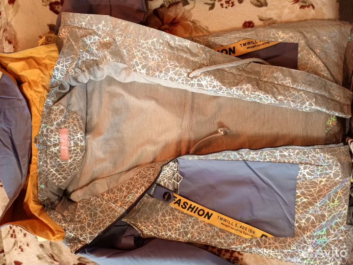 Куртка на девочку ветровка146р