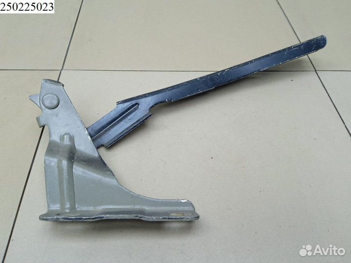 Петля капота правая Nissan Note E11