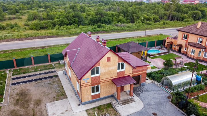 Коттедж 160 м² на участке 6 сот.
