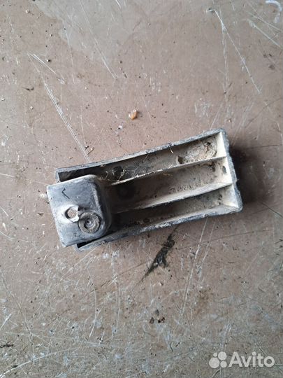 Крепление заднего бампера Ford Mondeo