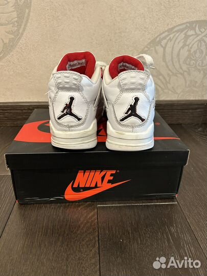 Кроссовки nike air jordan 4 retro metallic red