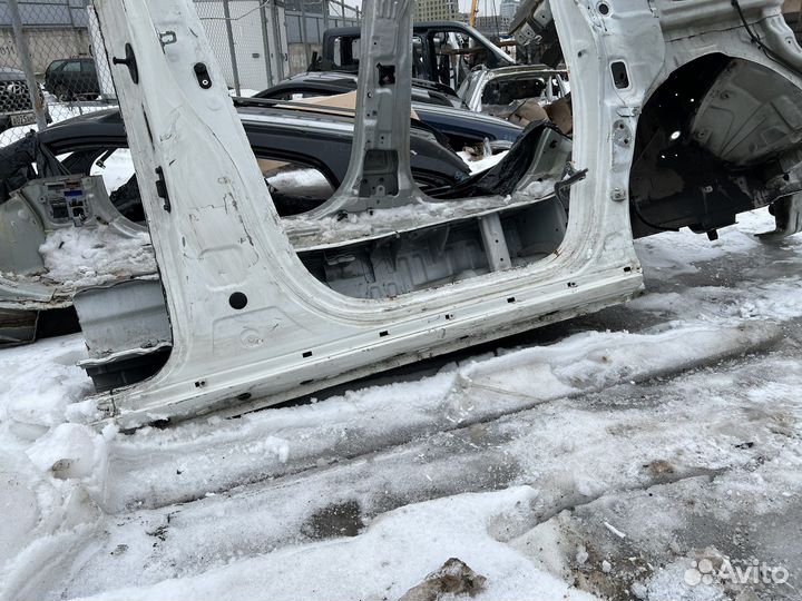 Четверть передняя правая Hyundai Grand Starex