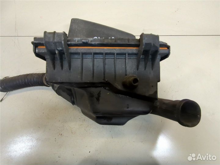 Корпус воздушного фильтра Volkswagen Golf 3, 1995