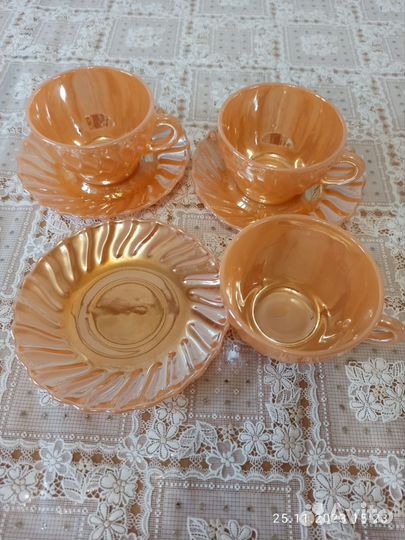 Чашки с блюдцами на 6 персон