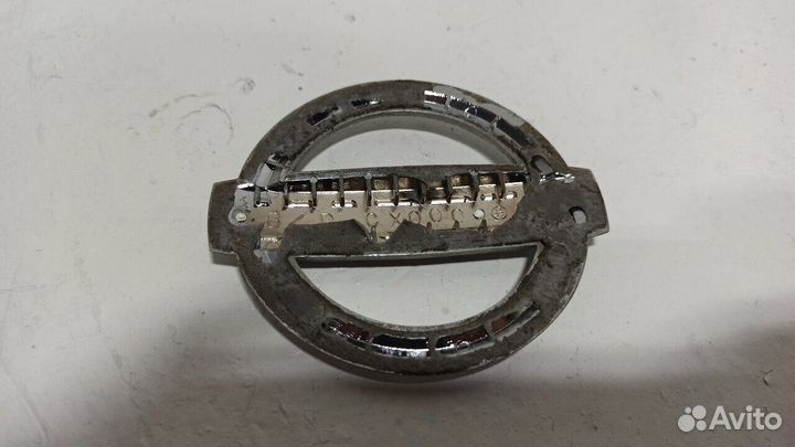 Эмблема крышки багажника Wingroad AD Y11 (1999-2005)