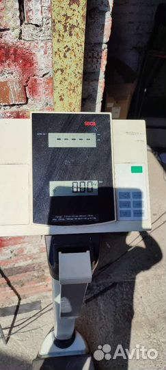 Весы напольные электронные seca с ростомером