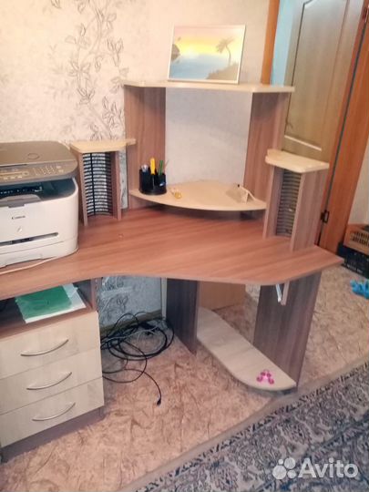 Компьютерный стол