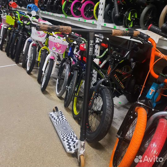 Трюковой самокат Hipe