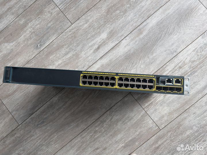Коммутатор Cisco 2960s-24TS-L гигабитный