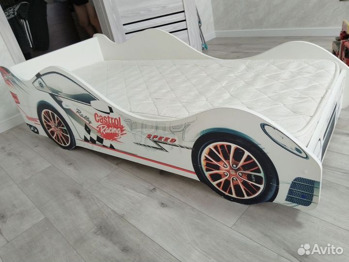 Детская кровать машина с матрасом