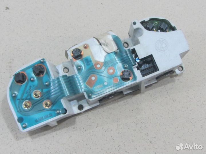 Панель приборов