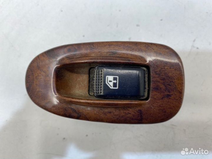 Кнопка стеклоподъемника задняя правая Kia Spectra