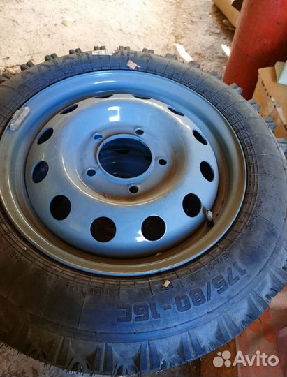 Диски с резиной на ниву