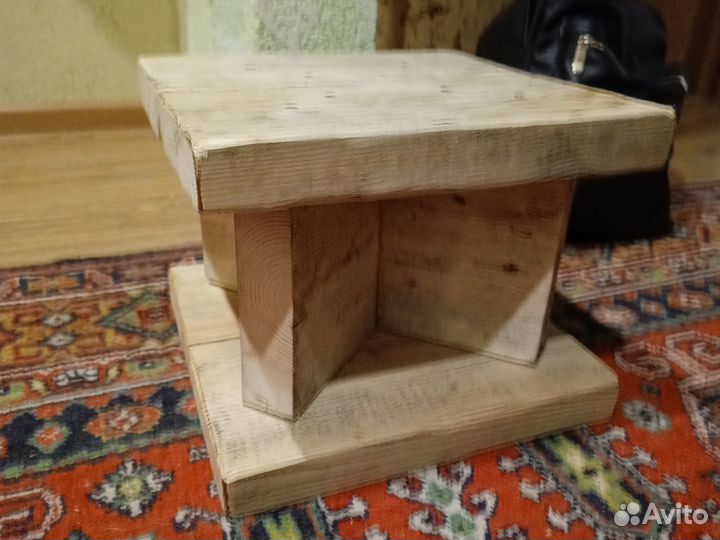 Деревянная подставка