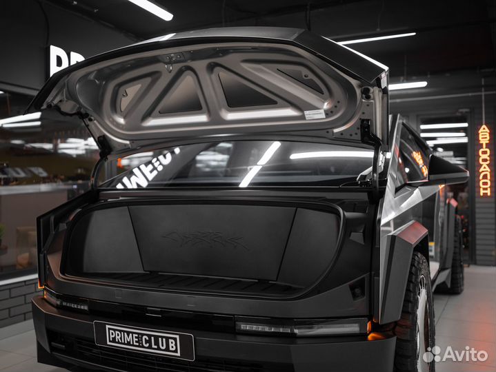 Tesla Cybertruck 600 л.с. AT, 2024, 199 км