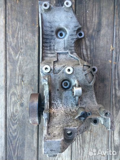 Кронштейн генератора Ауди А6 С6 2.0 BPJ