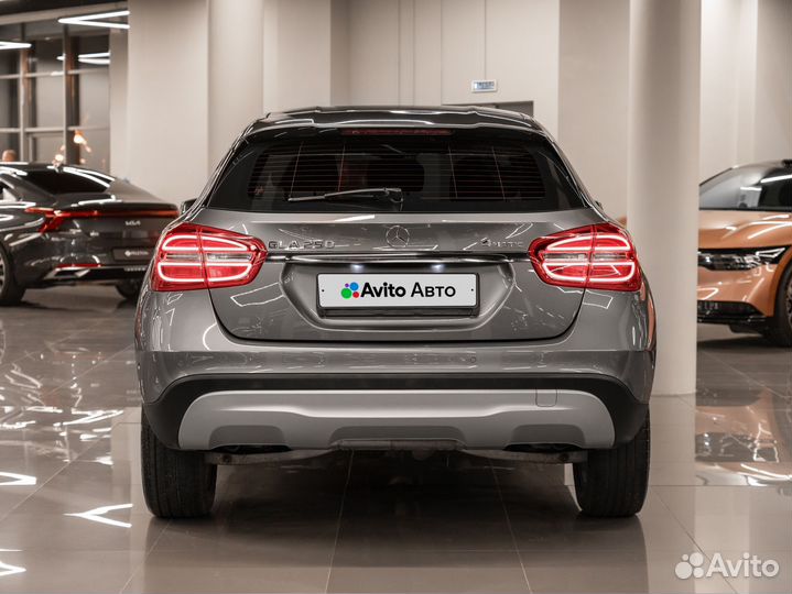 Mercedes-Benz GLA-класс 2.0 AMT, 2015, 92 720 км