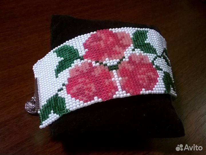 Браслет из чешского бисера