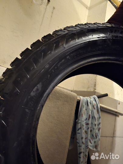 Bridgestone Blizzak Spike-02 SUV 215/60 R17 100T