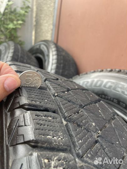 Bridgestone Blizzak DM-V2 215/65 R16 202S