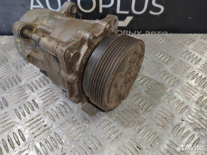 Компрессор кондиционера Volkswagen Jetta 4 AEG